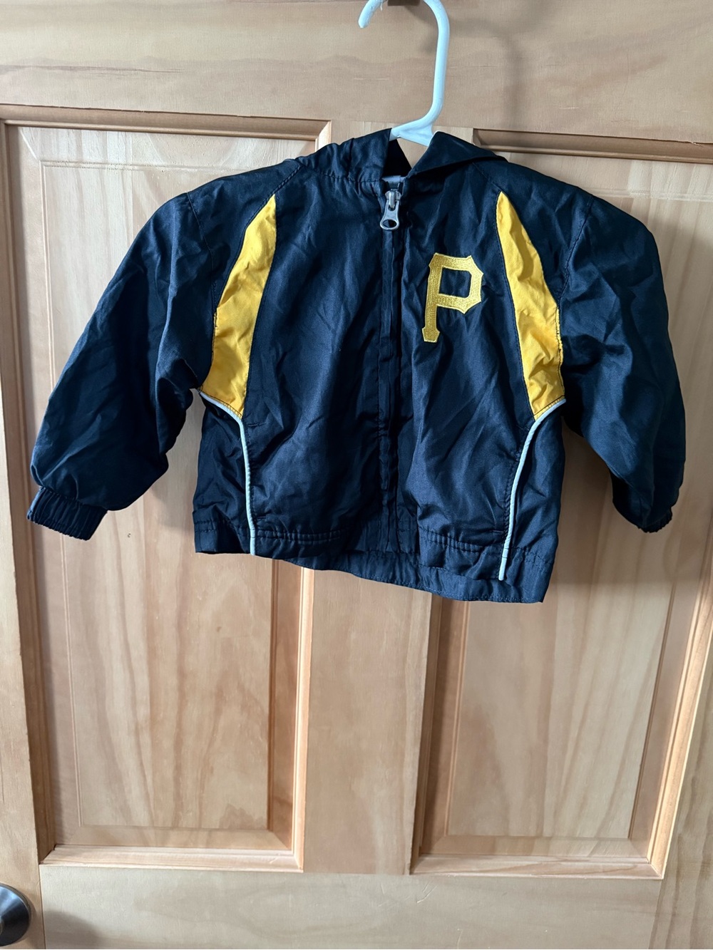 Like New, Boys Size 18 Months Zip Up Pittsburgh Pirates Windbreaker Jacket